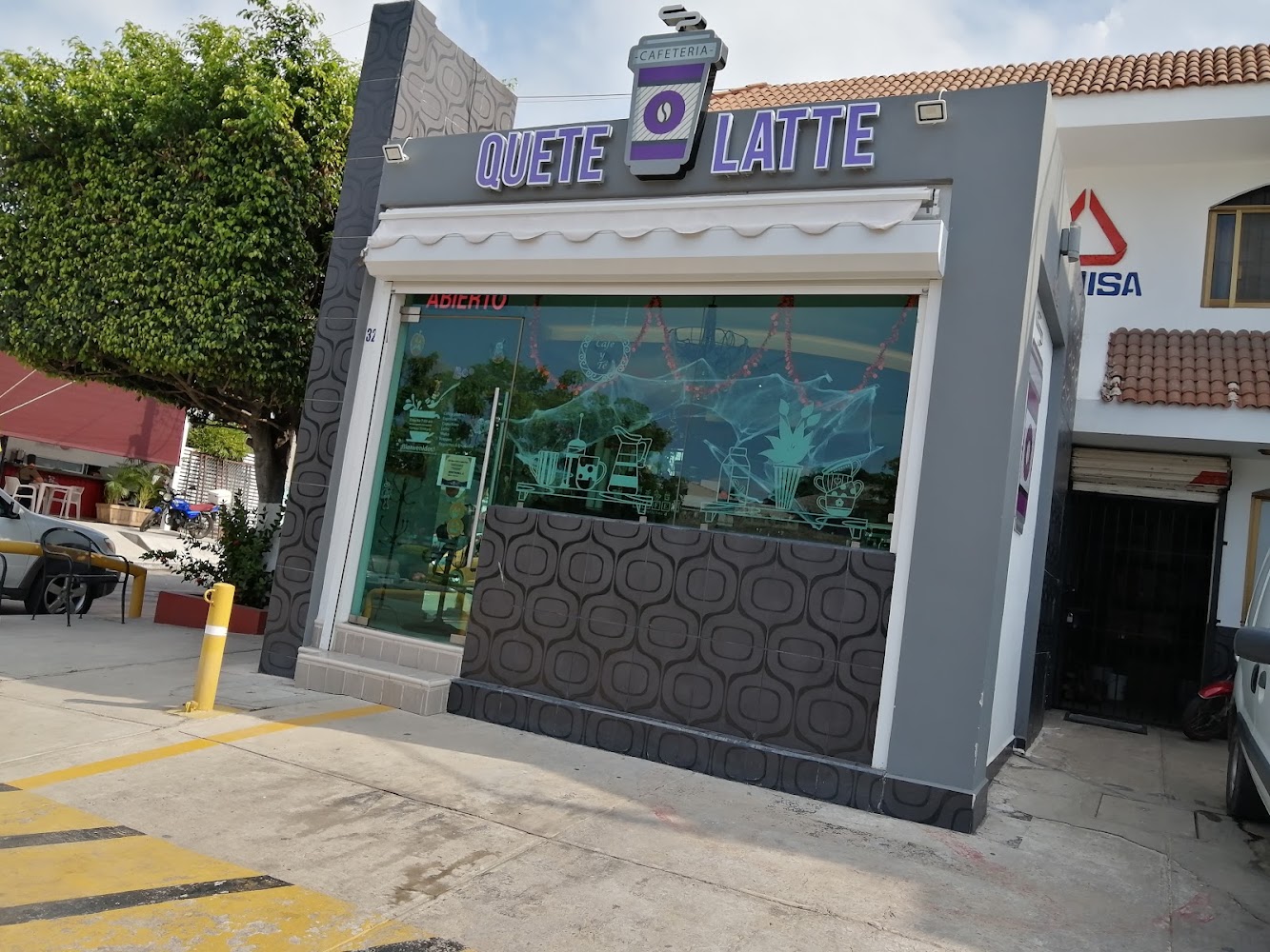 Quete Latte Cafeteria