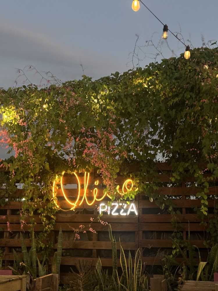 Olivo Pizza Cln