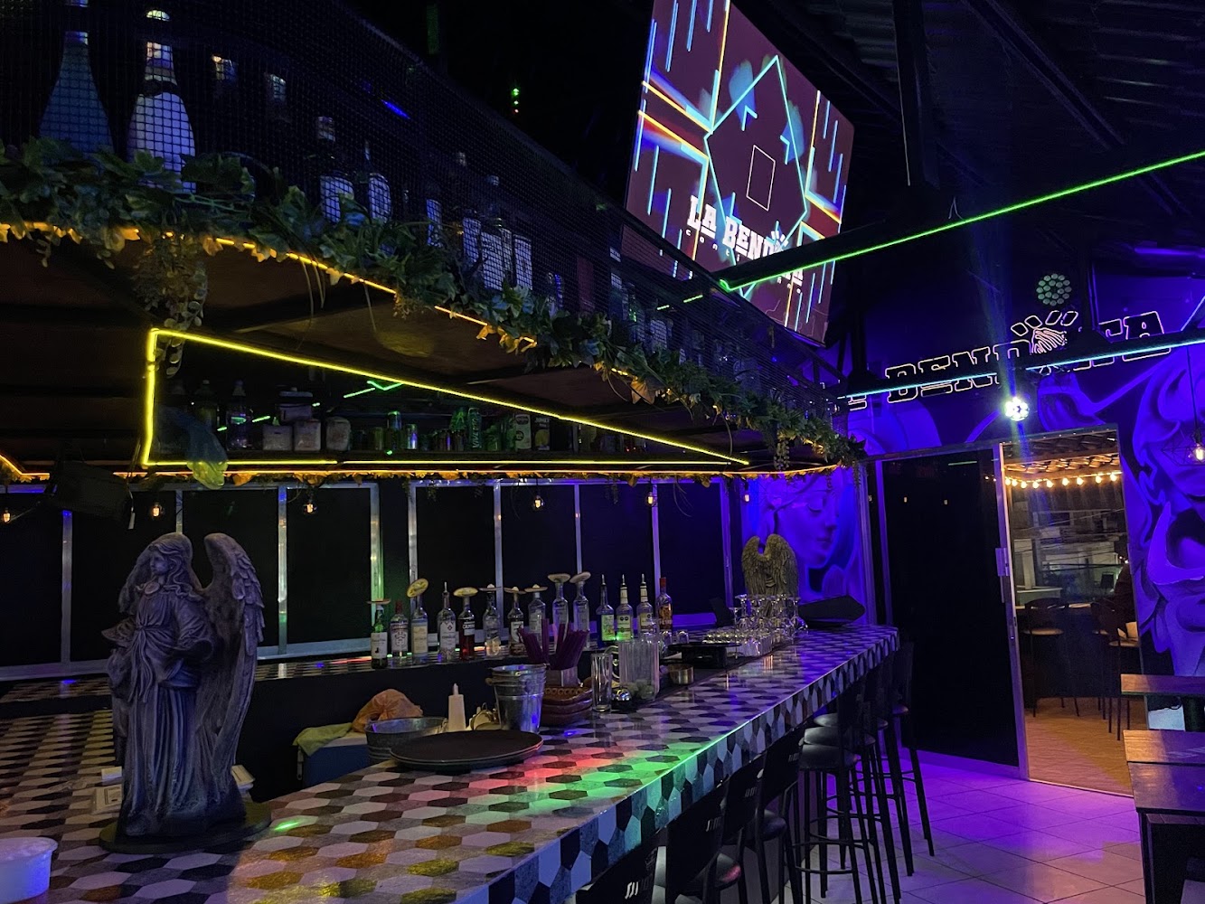 La bendita cantina fina