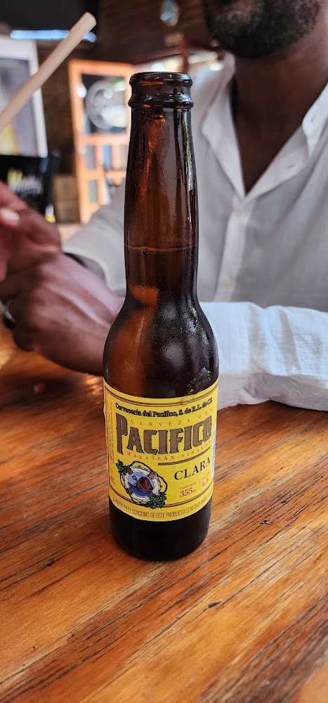 Veintiocho Food & Drink