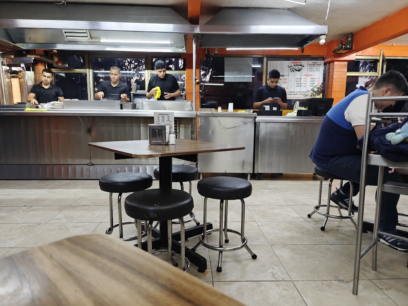Taquería Los Alteños