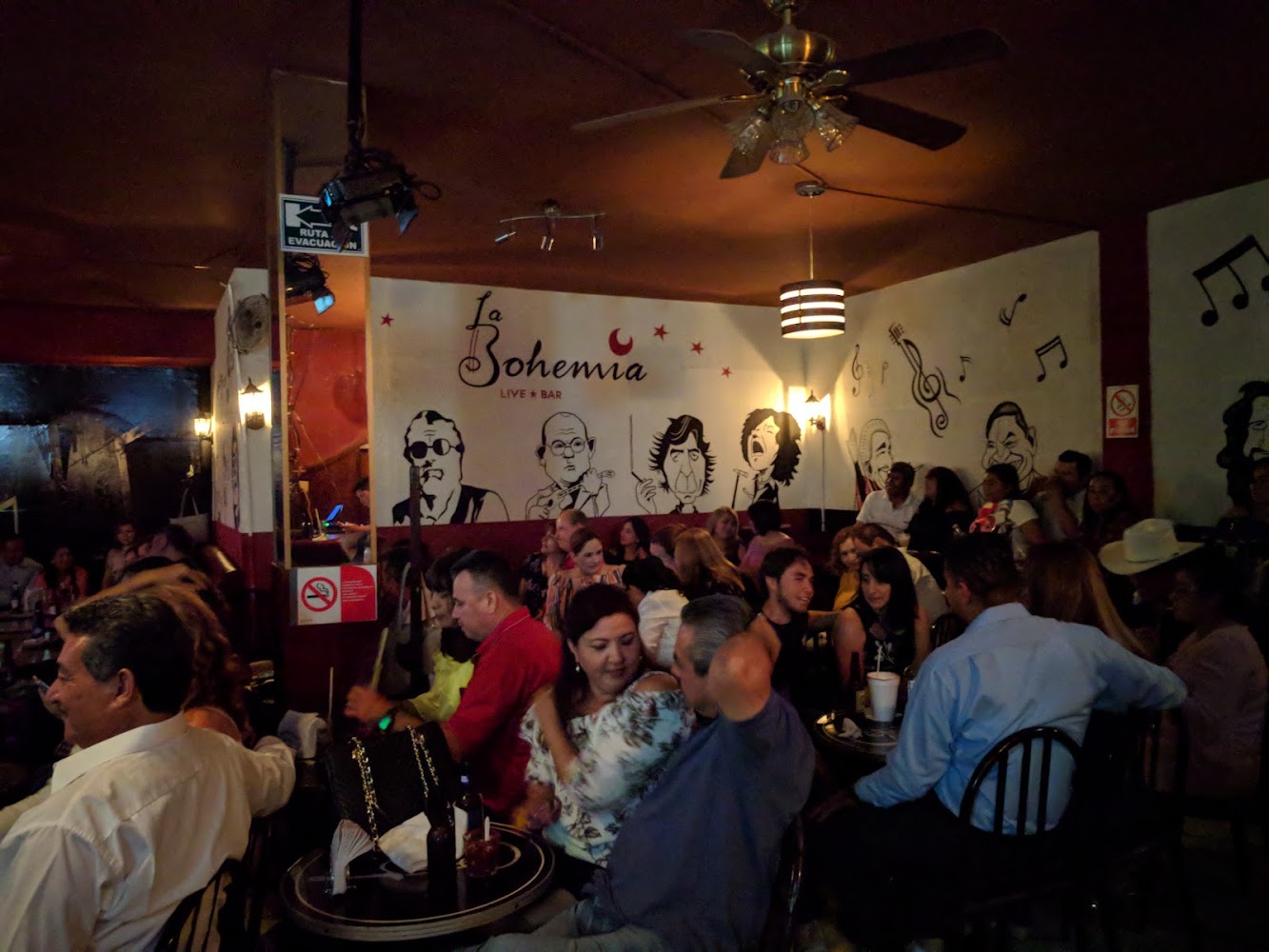 BAR LA BOHEMIA (Trova enjoy)
