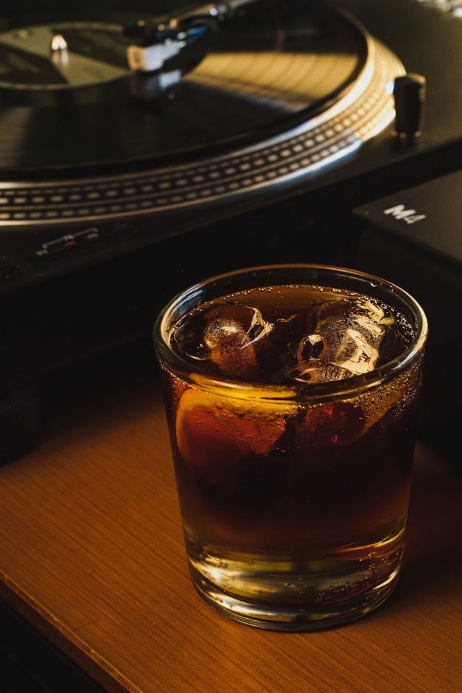 Relevante Café & Vinyl Jazz . Expendio