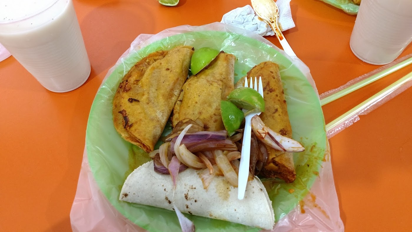 Tacos de Barbacoa Arthuro Los de Antaño