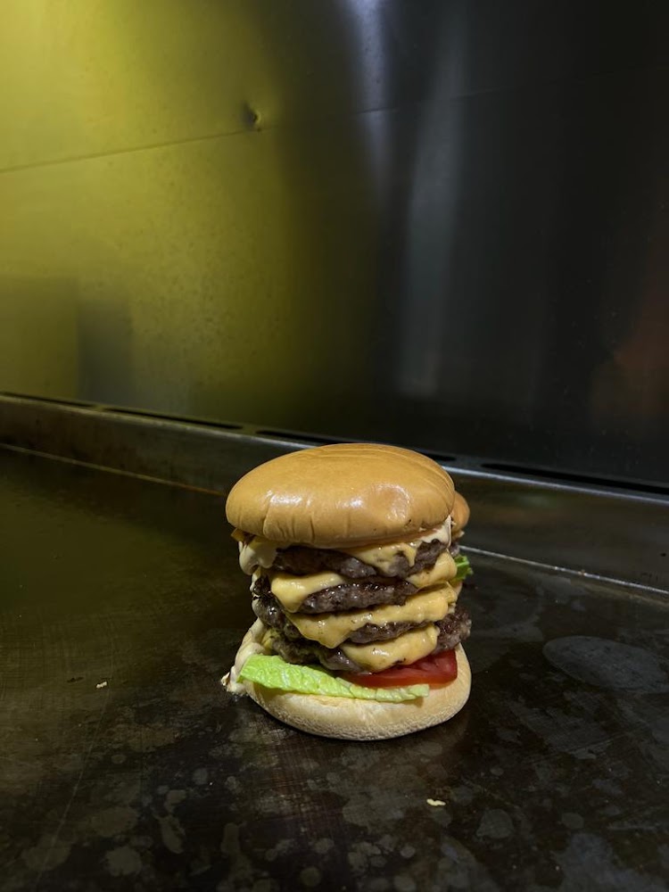 California Burgers El Fortín