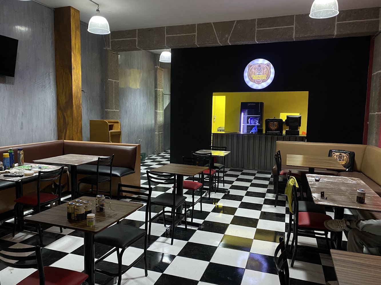 California Burgers El Fortín