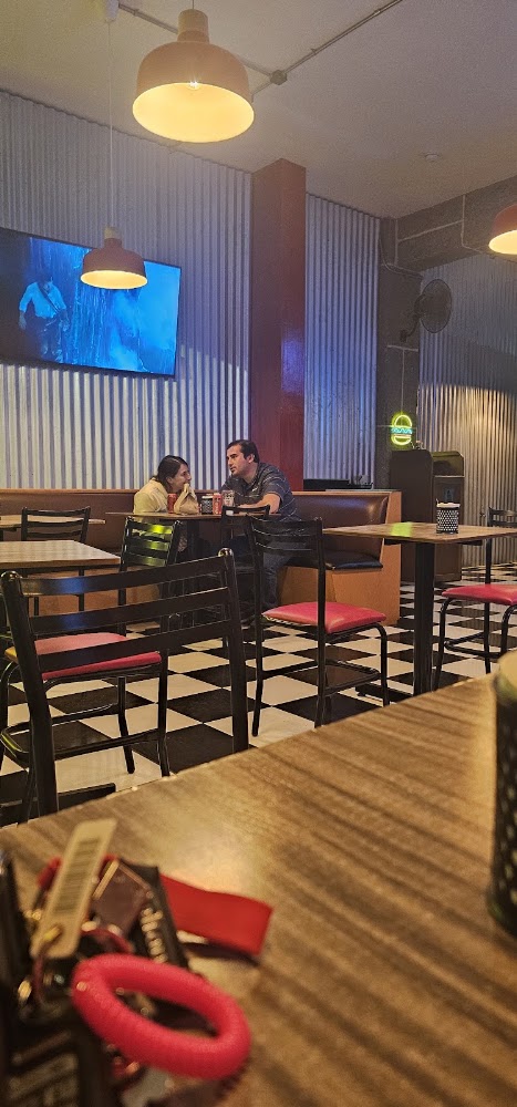 California Burgers El Fortín
