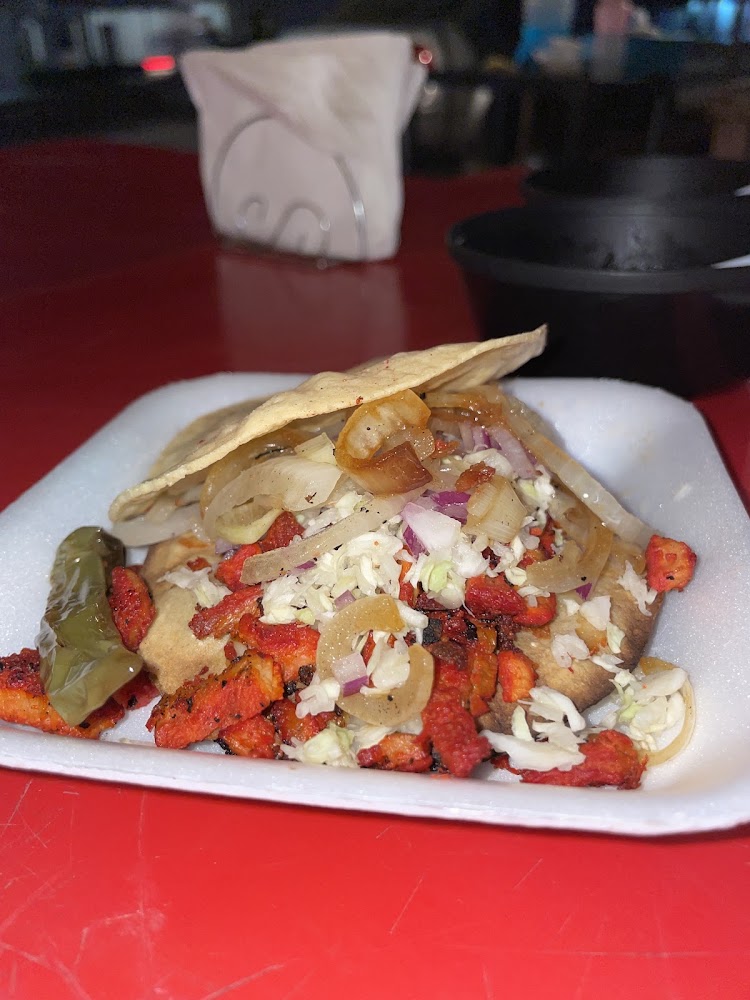 Tacos de Adobada "El Parra"