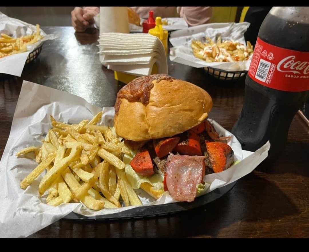 Amigos Pizza