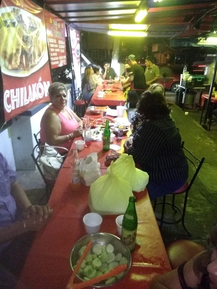 Taquería Los Desvelados Rubí y Zapata