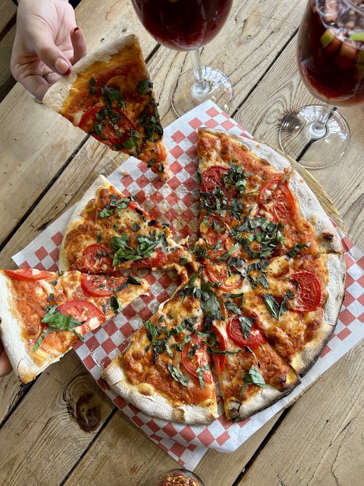 El Fogón Pizza A La Leña