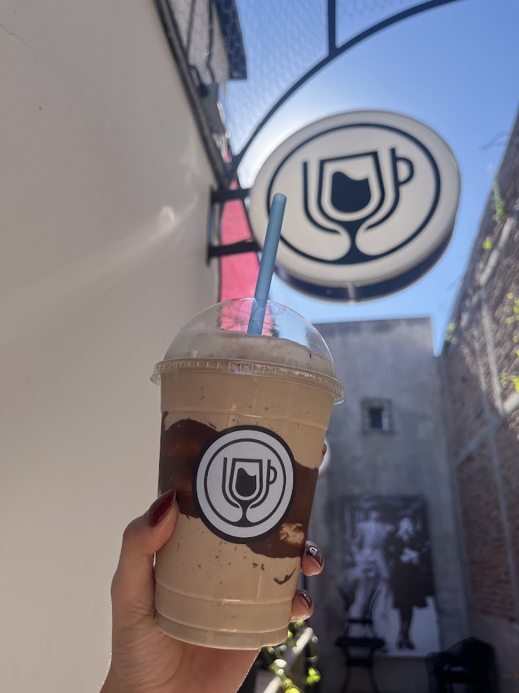 EMPATICO COFFEE BAR