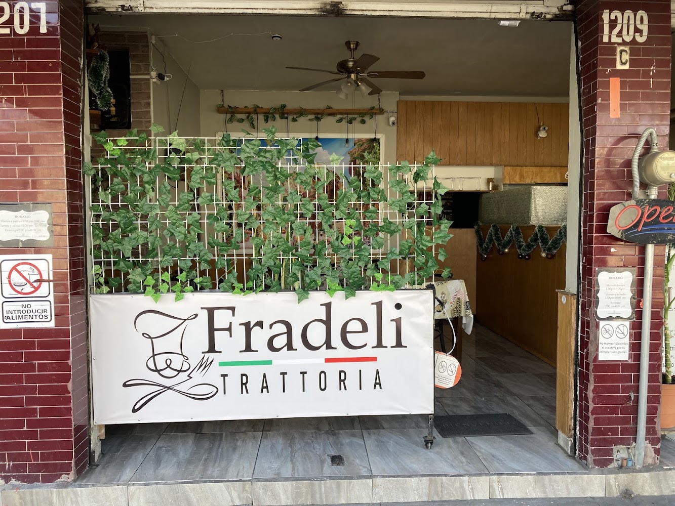 Fradeli Trattoria Restaurant