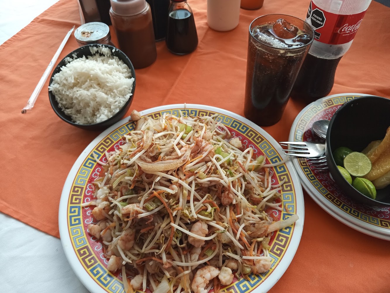 Suwuan comida china y sushi