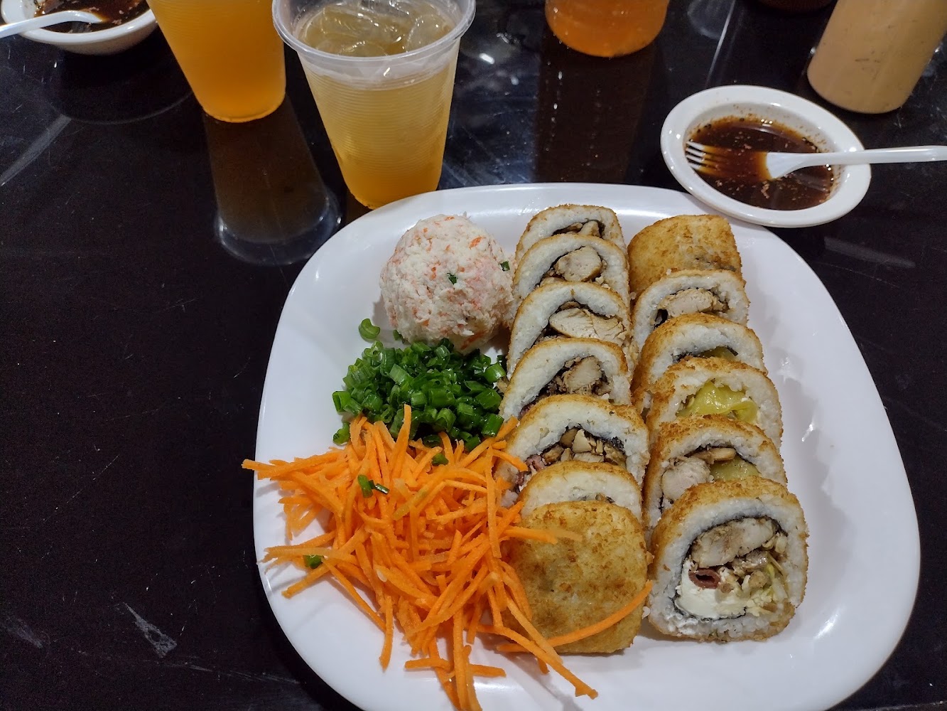 Suwuan comida china y sushi