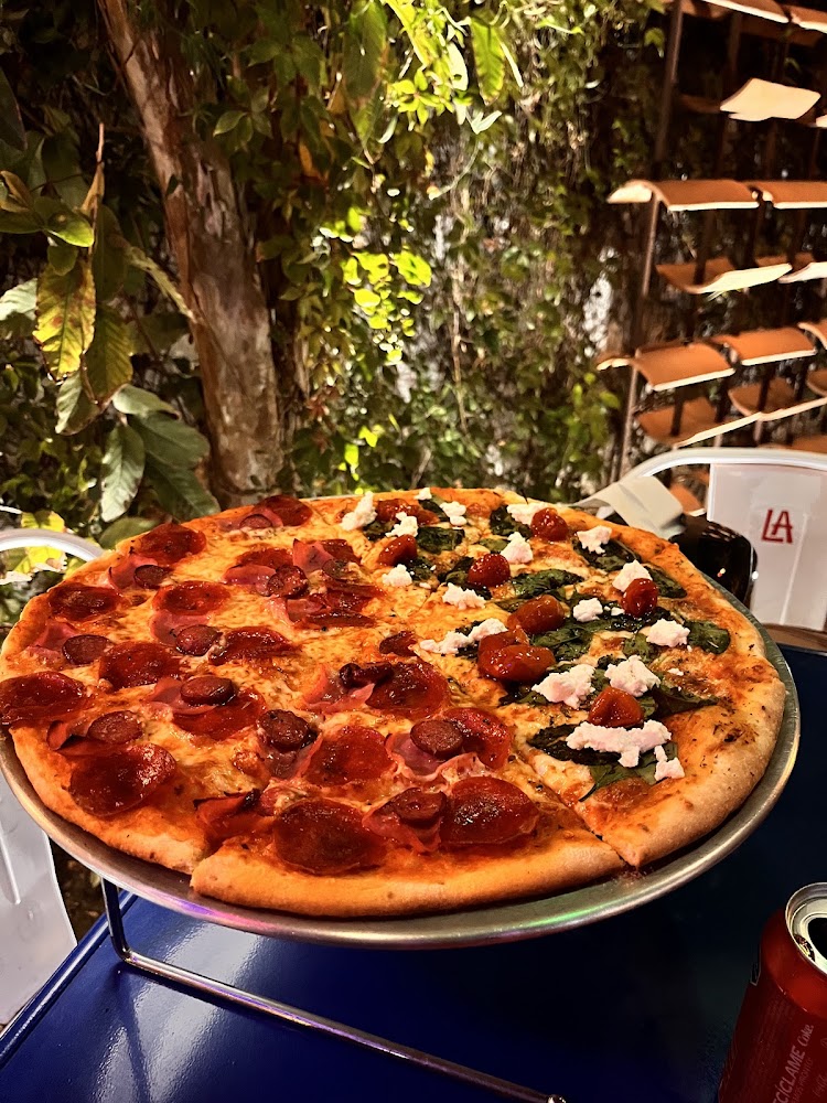 La Auténtica Pizzería y Cervecería del Pacífico