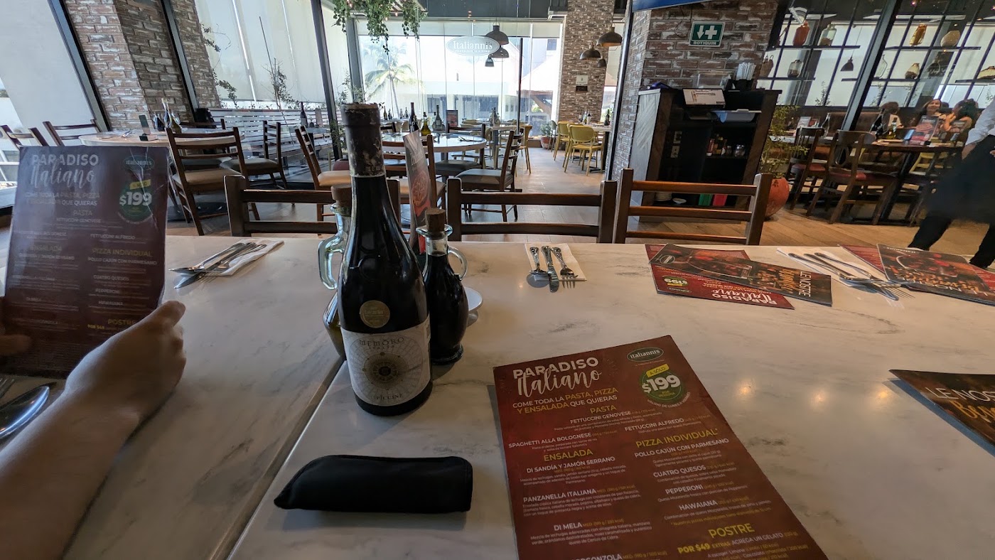 Italianni's Mazatlán