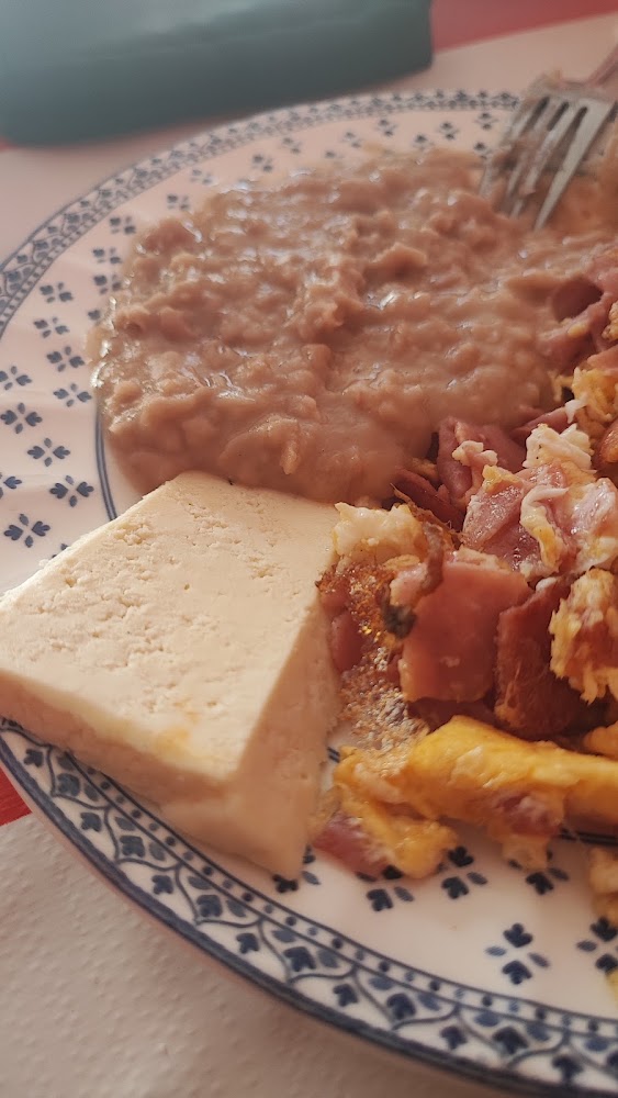 Desayunos y comida corrida Doña Petris