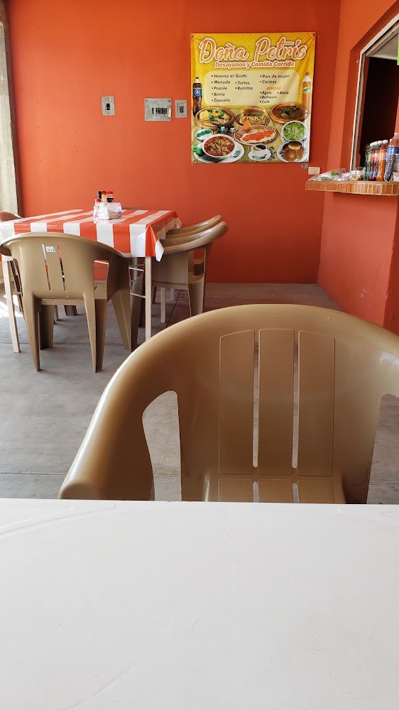 Desayunos y comida corrida Doña Petris