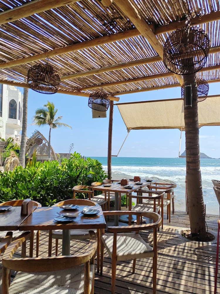 Onaki Beach Club