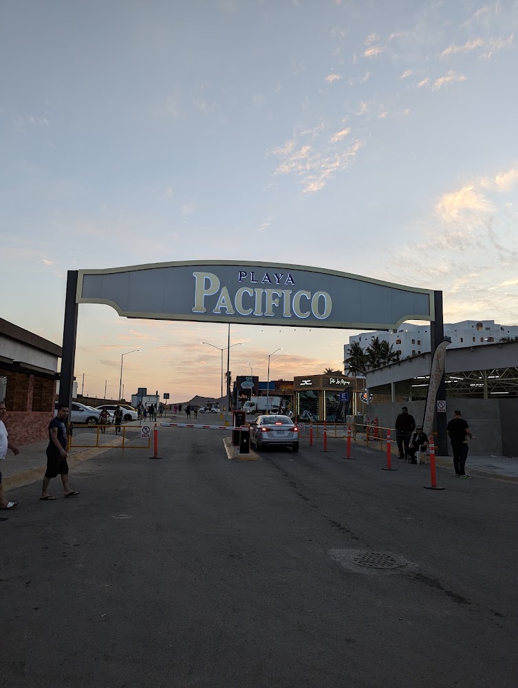 Plaza Playa Pacífico