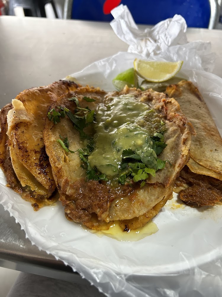Tacos de Barbacoa "Arturo El Amigo"