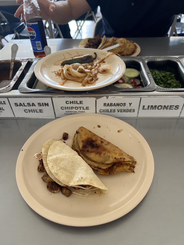 Tacos de Barbacoa "Arturo El Amigo"