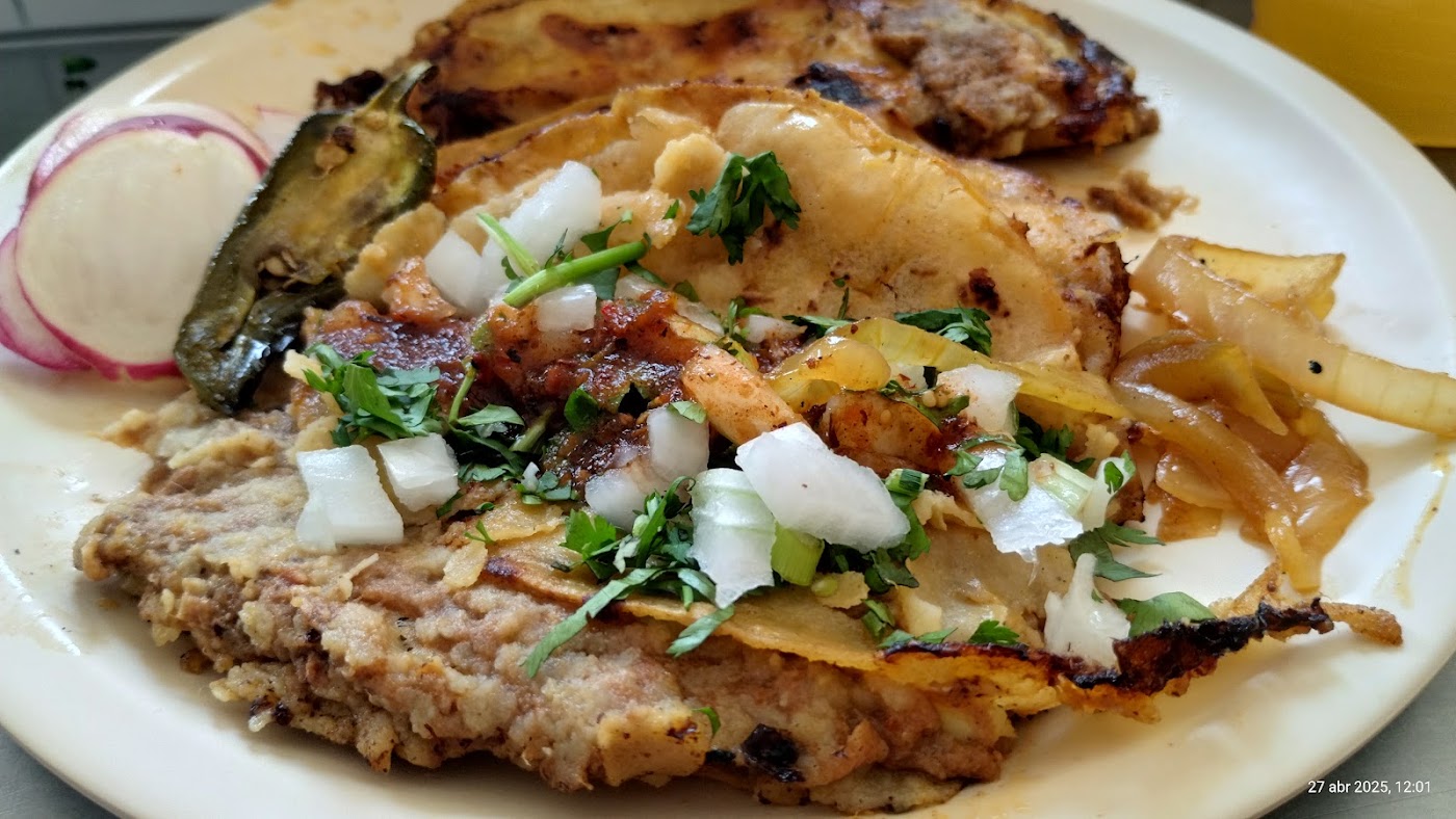 Tacos de Barbacoa "Arturo El Amigo"