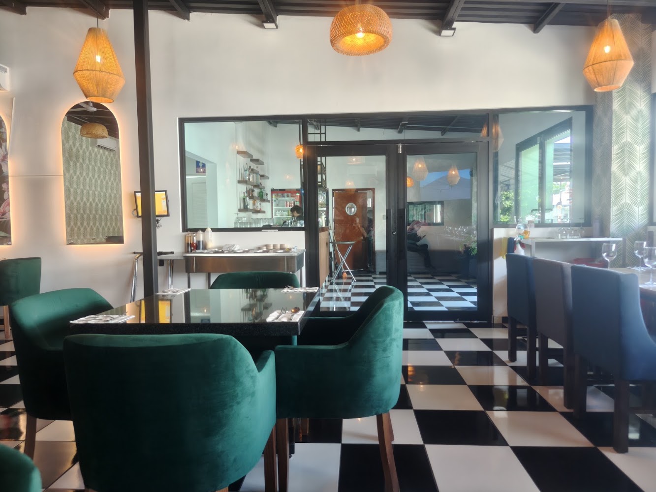 Naviera Restaurant