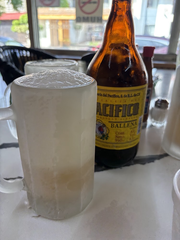 Mariscos El Memín · El Mesón