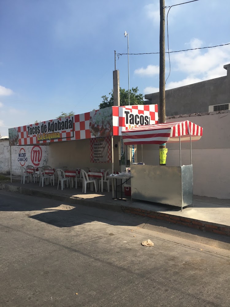 Tacos de adobada “ La Esquina “