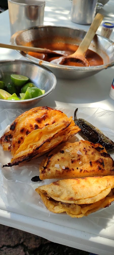 Sabrosos Tacos de Barbacoa Leo
