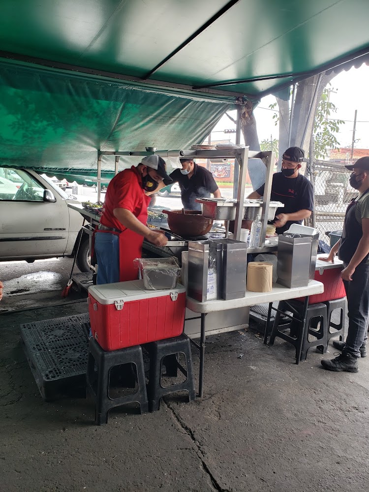 Sabrosos Tacos de Barbacoa Leo