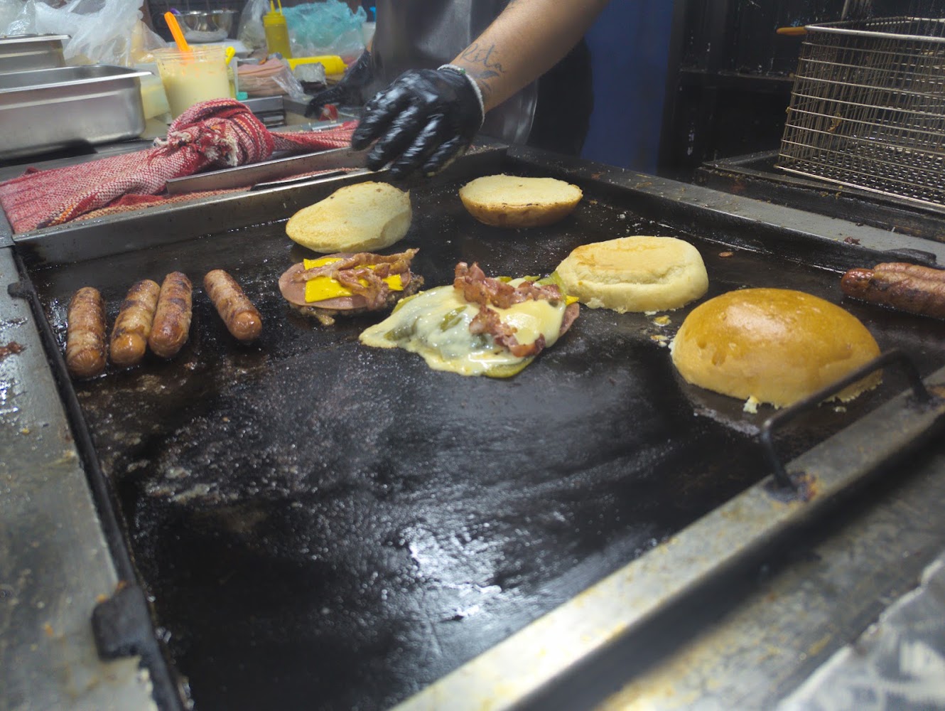 Hotdogs & Hamburguesas “MARKITOS”