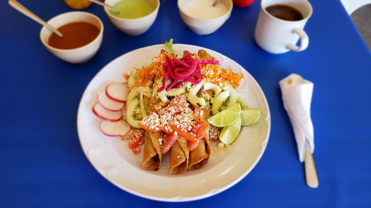 Tacos de birria y cenaduria PASADENA