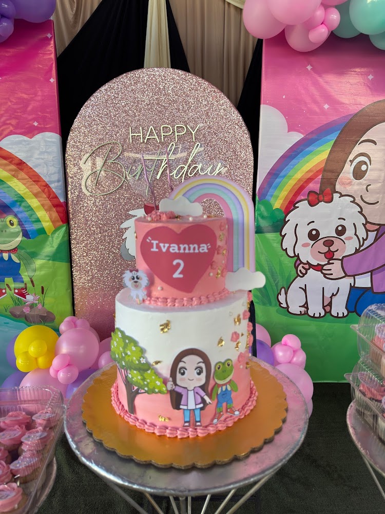 Adelyn'cake