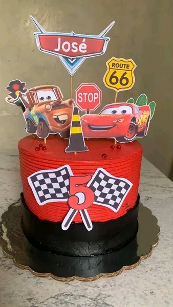 Adelyn'cake