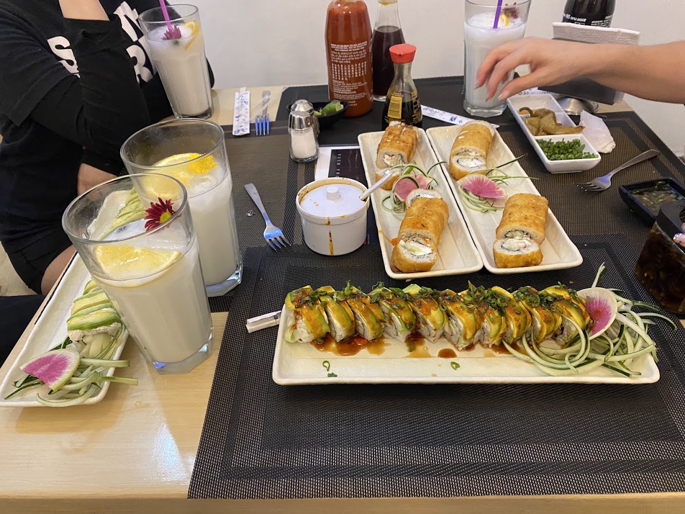 Haruna Sushi Ramen Comida Japonesa Paseos del Sol