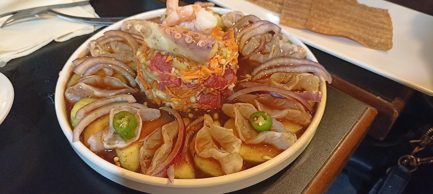 Acrópolis Sushi Revolución