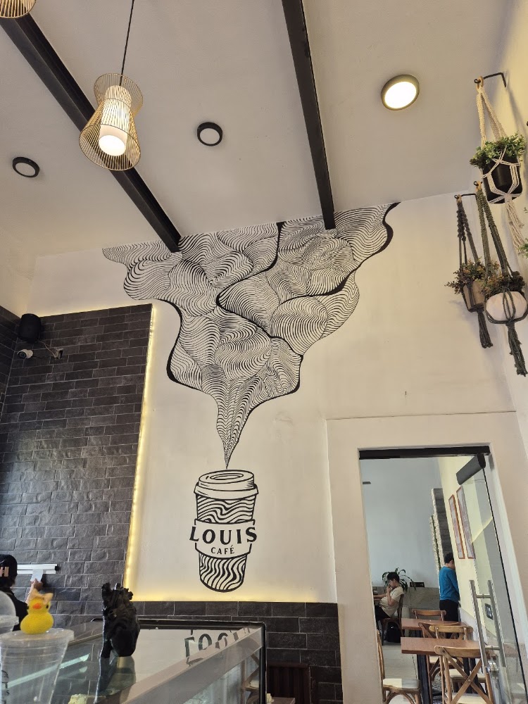 Louis Café