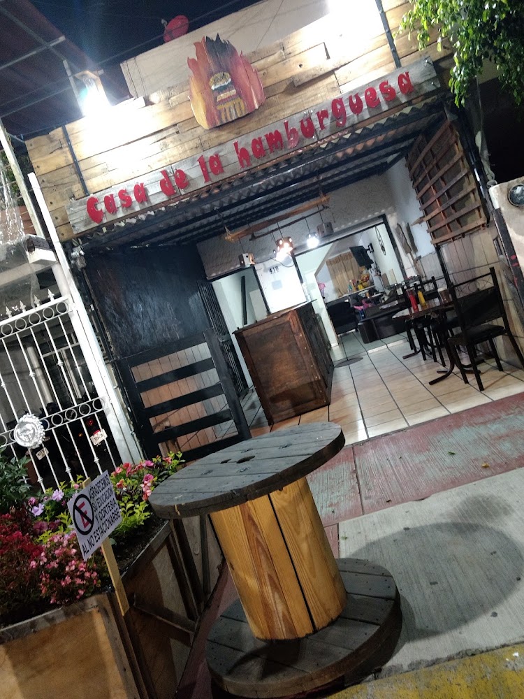 Casa de la hamburguesa gourmet y alitas