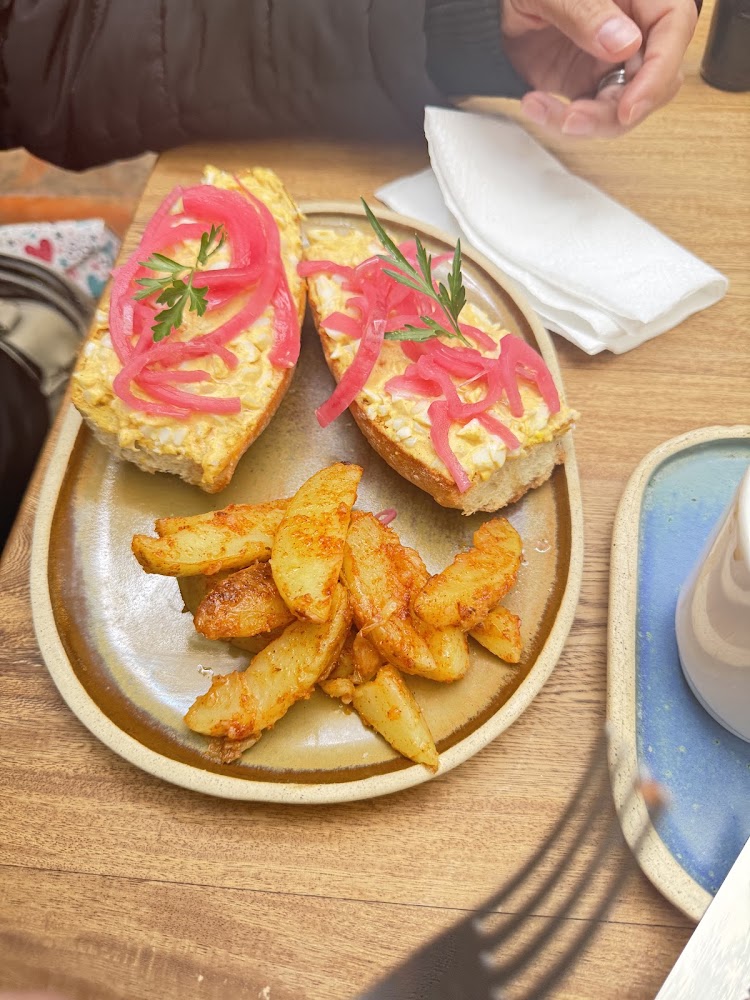 Montenegro, alacena y café