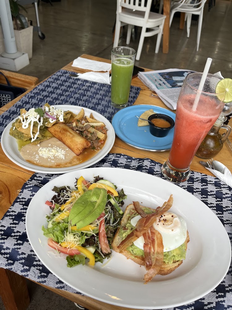 KAES Restaurante + Café