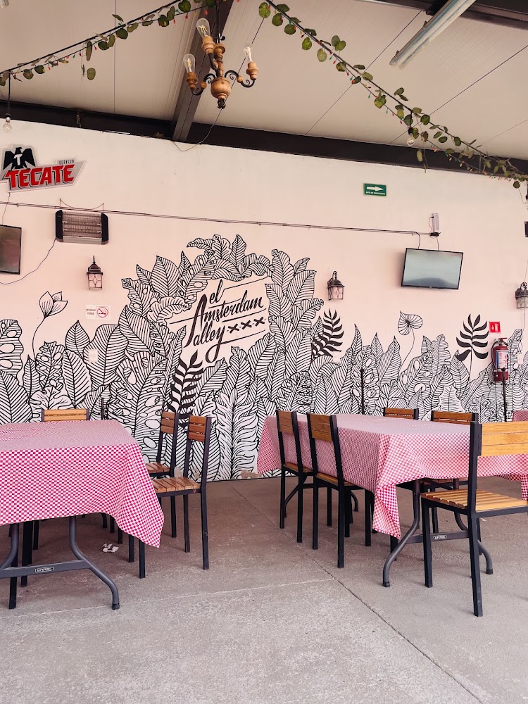El Amsterdam Alley Pizzería