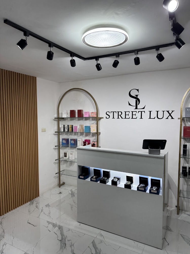 StreetLux Boutique