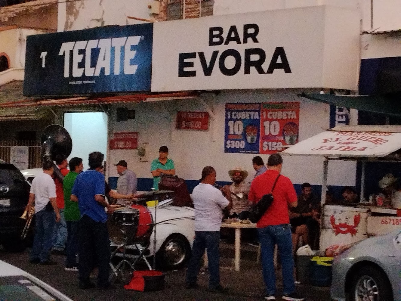 Evora Cantina Bar