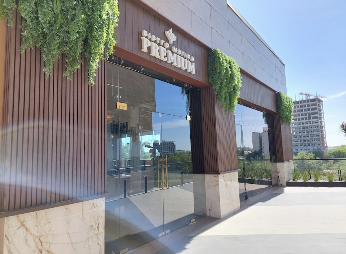 Bistro Marina Premium