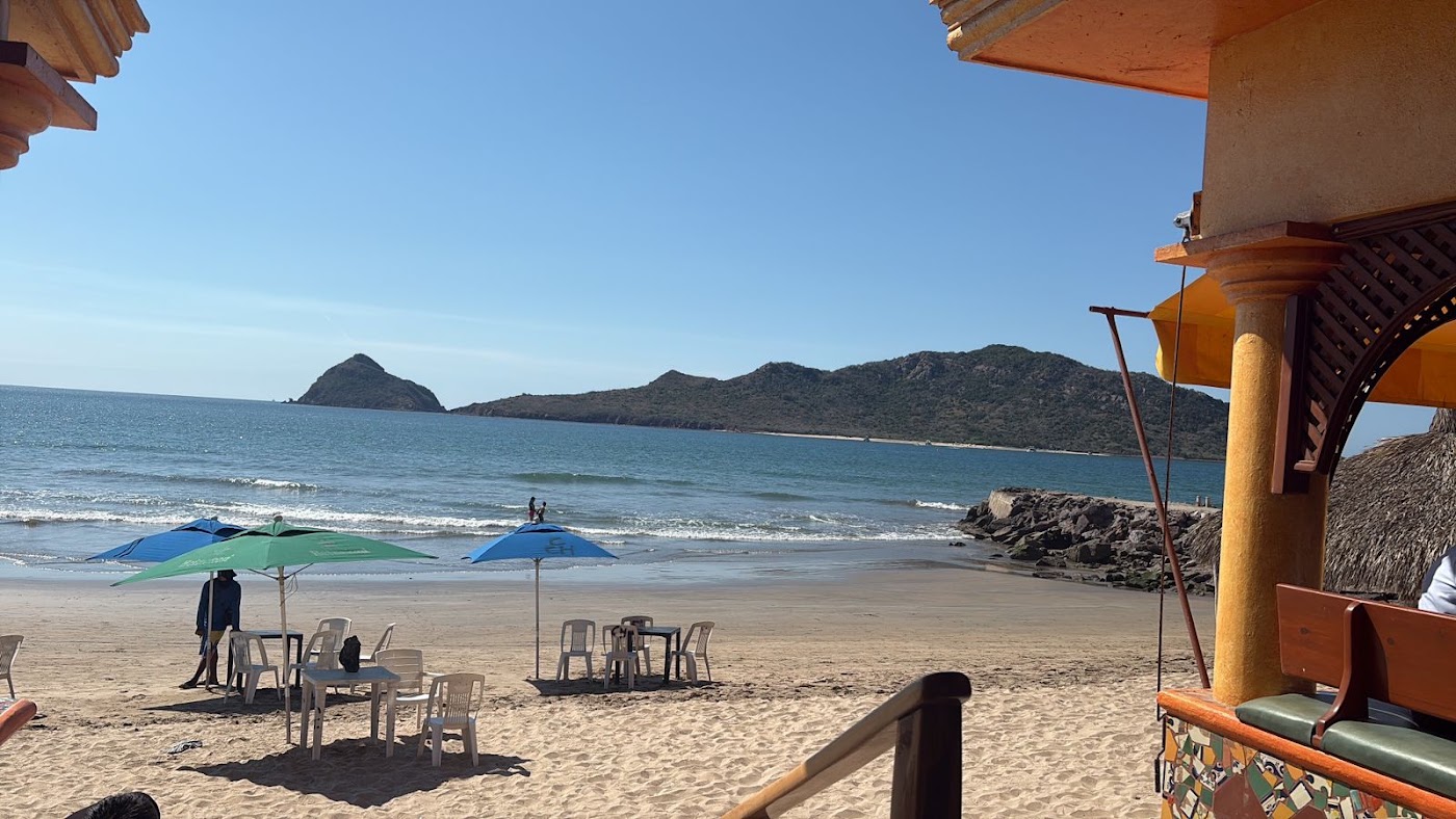 Restaurant Pancho's frente al Mar.