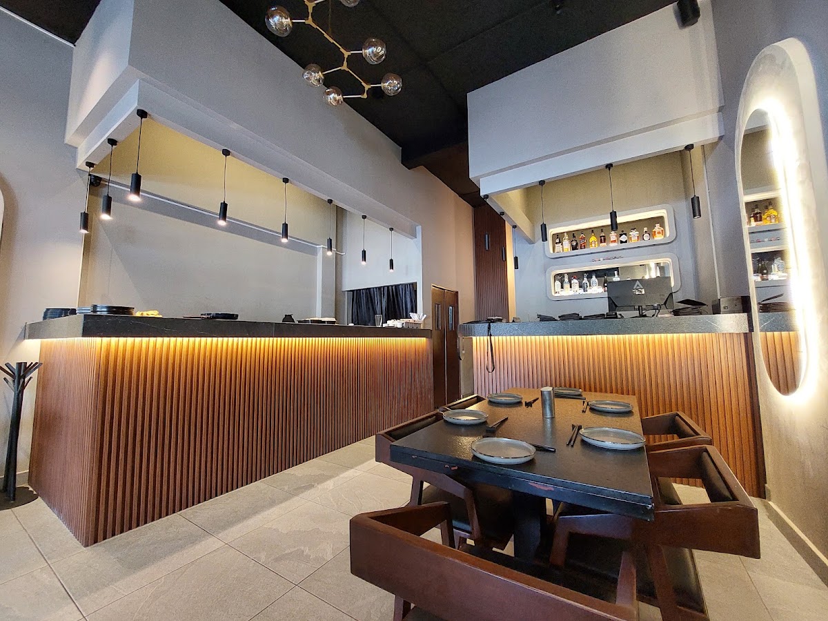 Sushi moto by tomo