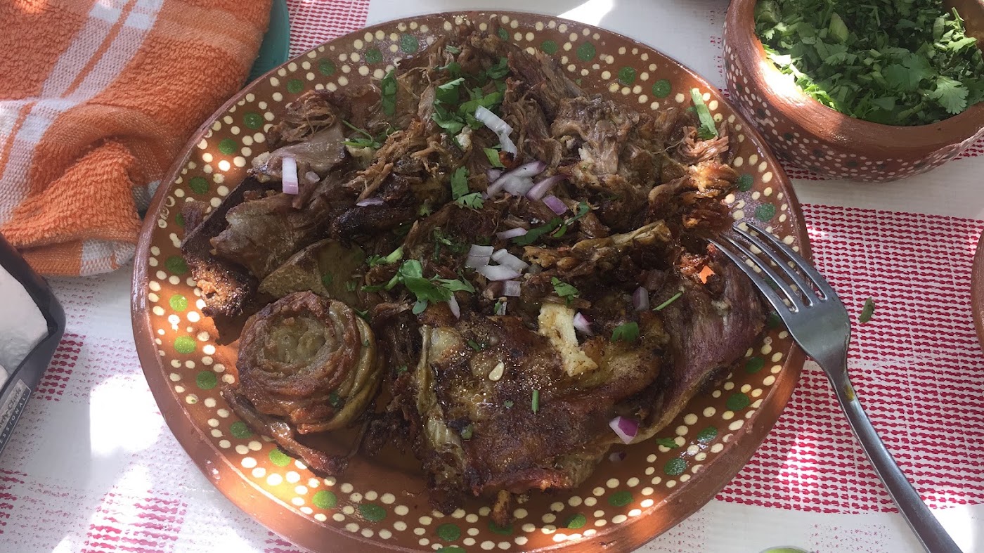 Tacos de Birria y borrego tatemado “Miju”